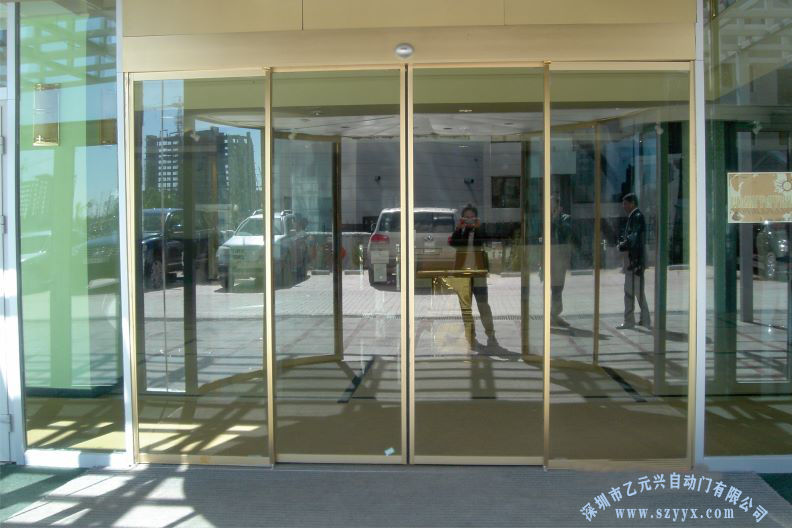 金色不銹鋼玻璃自動(dòng)門 金色不銹鋼玻璃自動(dòng)門